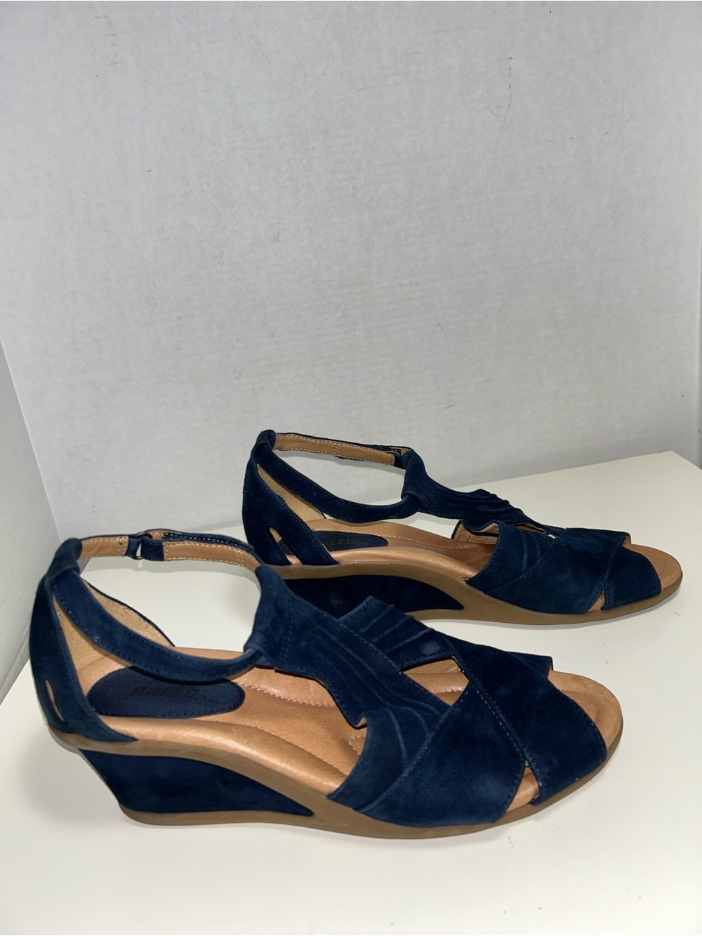 Earth Curvet Navy Blue Suede Wedge Heel Open Toe Hook Loop Comfort Sandal